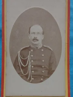 Fotografie tip CDV, Capitan francez, sfarsit de secol XIX