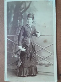 Fotografie tip CDV, doamna de la inceput de secol XX