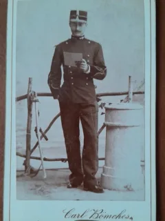 Fotografie tip CDV, militar citind, sfarsit de secol XIX