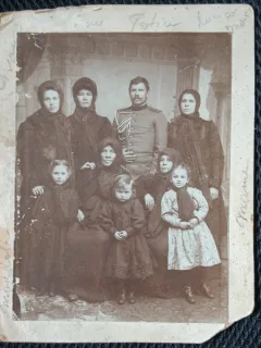 Fotografie tip CDV, Militar cu familia, inceput de secol XX