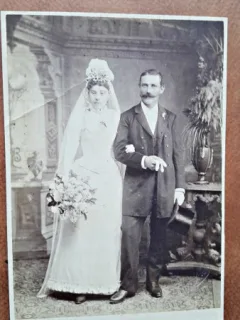 Fotografie pe carton, mire si mireasa, inceput de secol XX
