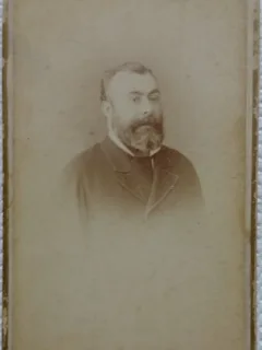 Fotografie tip CDV , Portret de barbat cu barba si mustata