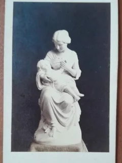 Fotografie tip CDV, sculptura Mama si copilul - Cauer
