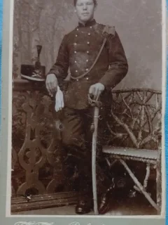 Fotografie tip CDV, Subofiter de artilerie din armata belgiana, sfarsit de secol XIX