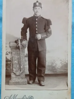 Fotografie tip CDV, Subofiter de infanterie din unitatile de garda franceze, inceput de secol XX