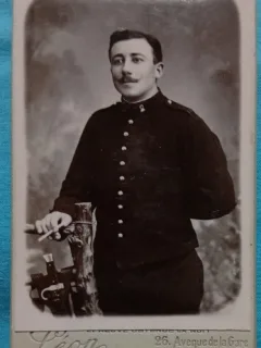 Fotografie tip CDV, Subofiter francez de infanterie,sfarsit de secol XIX