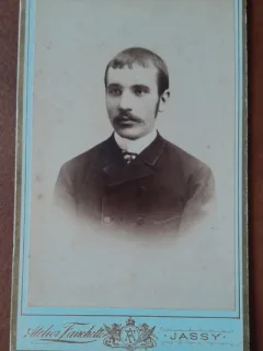 Fotografie tip CDV, tanar cu mustata, 1890