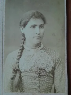 Fotografie tip CDV, tanara inceput de secol XX