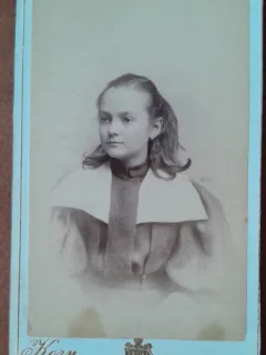 Fotografie tip CDV, tanara Lili Nenciulescu, 1895