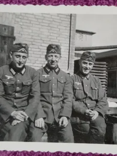 Fotografie, Trei militari germani in al doilea razboi mondial