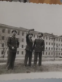 Fotografie, trei militari in URSS, anii 50