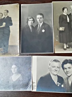 Fotografii tip carte postala, familii din perioada interbelica, set de 5, necirculate