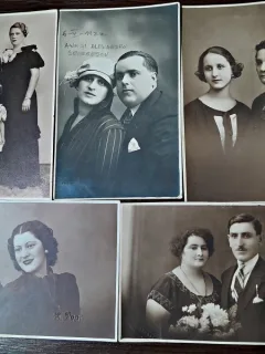 Fotografii tip carte postala, familii din perioada interbelica, set de 5, necirculate