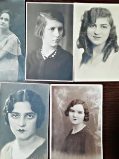 Fotografii tip carte postala, femei din perioada interbelica, set de 5, necirculate