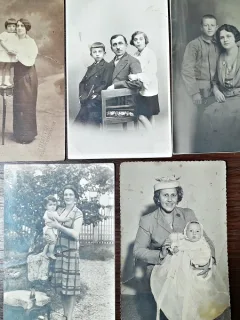 Fotografii tip carte postala, parinti cu copii in perioada interbelica, set de 5, necirculate