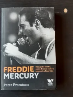 FREDDIE MERCURY - PETER FREESTONE
