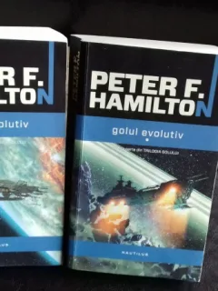 GOLUL EVOLUTIV - PETER F. HAMILTON    2 VOLUME