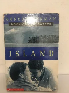 Gordon Korman - Island. Book one: Shipwreck