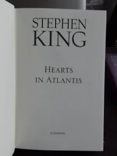 HEARTS IN ATLANTIS - STEPHEN KING   (INIMI IN ATLANTIS)