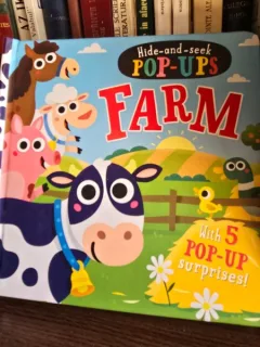 Hide and seek pop-up Farm (De-a v-ati ascunselea pop-up. Ferma - carte in limba engleza)
