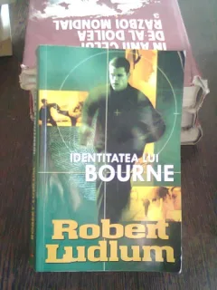 IDENTITATEA LUI BOURNE - ROBERT LUDLUM