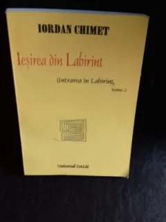 IESIREA DIN LABIRINT - IORDAN CHIMET