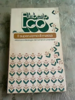 IL SUPERUOMO DI MASSA - UMBERTO ECO  (CARTE IN LIMBA ITALIANA)