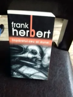 IMPARATUL ZEU AL DUNEI - FRANK HERBERT