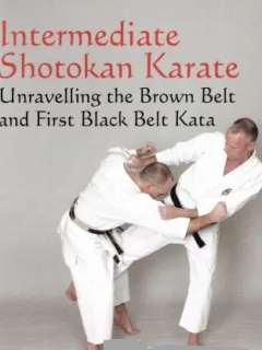 INTERMEDIATE SHOTOKAN KARATE - ASHLEY CROFT  (CARTE IN LIMBA ENGLEZA)