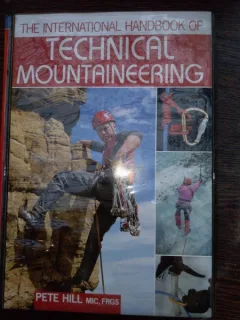 International Handbook of Technical Mountaineering / tehnici montaniarde . carte in lb engleza