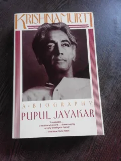 KRISHNAMURTI, A BIOGRAPHY - PUPUL JAYAKAR   (CARTE IN LIMBA ENGLEZA)