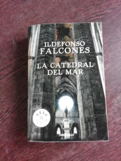 LA CATEDRAL DEL MAR - ILDEFONSO FALCONES  (CARTE IN LIMBA SPANIOLA)