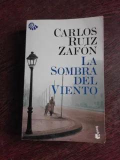 LA SOMBRA DEL VIENTO - CARLOS LUIZ ZAFON  (CARTE IN LIMBA SPANIOLA)