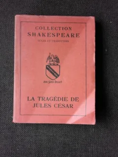 LA TRAGEDIE DE JULES CESAR - COLLECTION SHAKESPEARE  (CARTE IN LIMBA FRANCEZA)