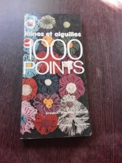 LAINES ET AIGUILLES, 1000 PONTS DE CROCHET  (CARTE DE CROSETAT, TEXT IN LIMBA FRANCEZA)