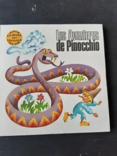 LES AVENTURES DE PINOCCHIO,  CARTE 3D, TEXT IN LIMBA FRANCEZA