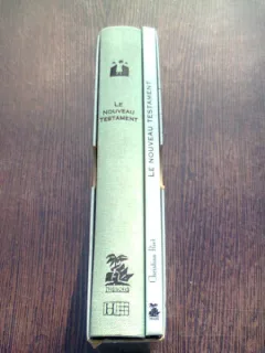 Les Évangiles + le nouveau testament en cofret  (carti in limba franceza, in etui)