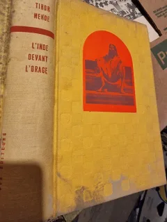 L'INDE DEVANT L'ORAGE - TIBOR MENDE  (CARTE IN LIMBA FRANCEZA)