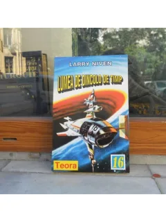 LUMEA DE DINCOLO DE TIMP , LARRY NIVEN