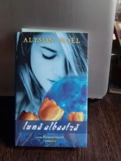 LUNA ALBASTRA - ALYSON NOEL