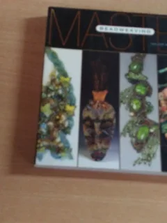 MASTERS BEADWEAVING-JULIE HALE-2008-CARTE VECHE IN STARE F BUNA -300 PAGINI-07-09-2017