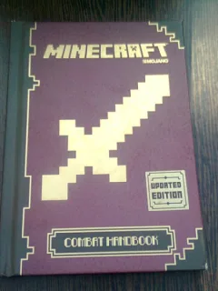 MINECRAFT. COMBAT HANDBOOK  (TEXT IN LIMBA ENGLEZA)