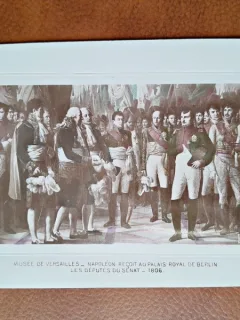 Napoleon Bonaparte la Palatul Regal din Berlin, reproducere tip carte postala, dupa un tablou de la Versailles