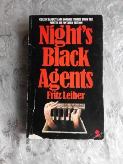 NIGHT'S BLACK AGENTS  - FRITZ LEIBER  (CARTE IN LIMBA ENGLEZA)