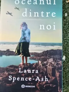 Oceanul dintre noi - Laura Spence