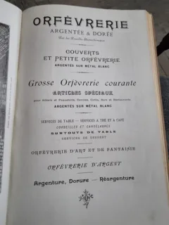 Orfevrerie Christofle. Argentee and Doree. Couverts et petit orfevrerie, argentes sur metal blanc