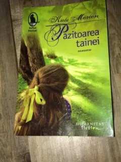 Pazitoarea tainei, de Kate Morton