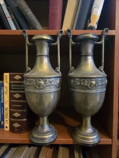 Pereche de vase decorative tip amfora
