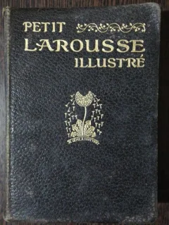 PETIT LAROUSSE ILLUSTRE - CLAUDE AUGE