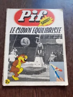PIF GADGET, AVEC LE CLOWN EQUILIBRISTE